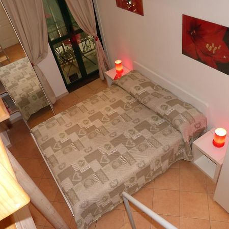 Residenza Piazza San Francesco Apartment Болоня Стая снимка
