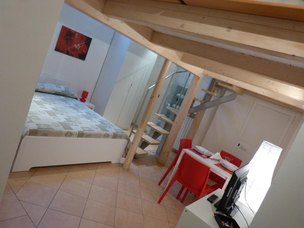 Residenza Piazza San Francesco Apartment Болоня Стая снимка