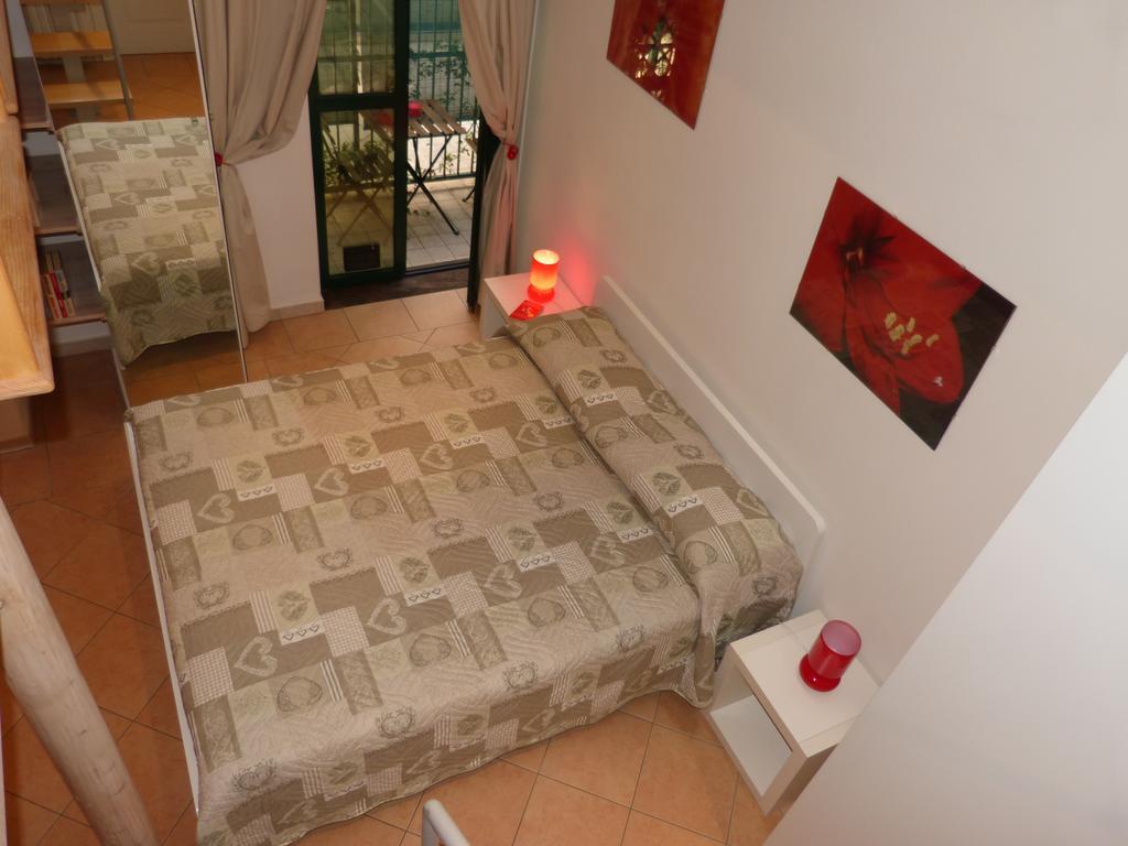 Residenza Piazza San Francesco Apartment Болоня Стая снимка