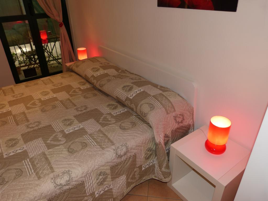 Residenza Piazza San Francesco Apartment Болоня Стая снимка