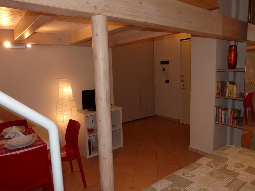 Residenza Piazza San Francesco Apartment Болоня Стая снимка