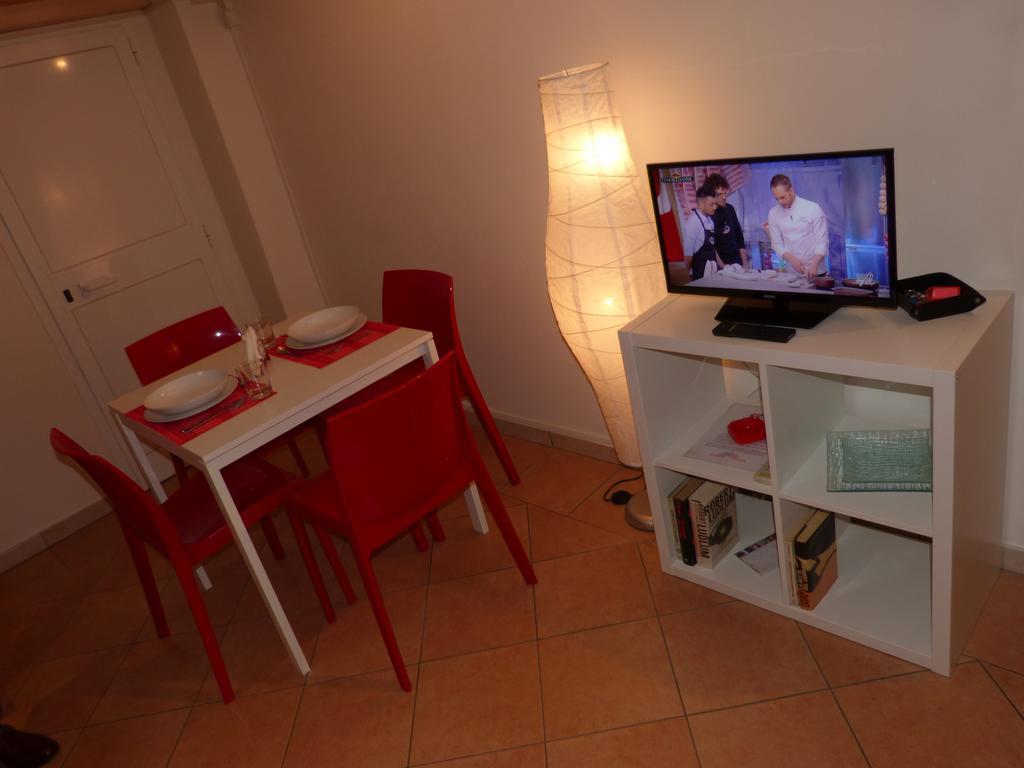 Residenza Piazza San Francesco Apartment Болоня Стая снимка