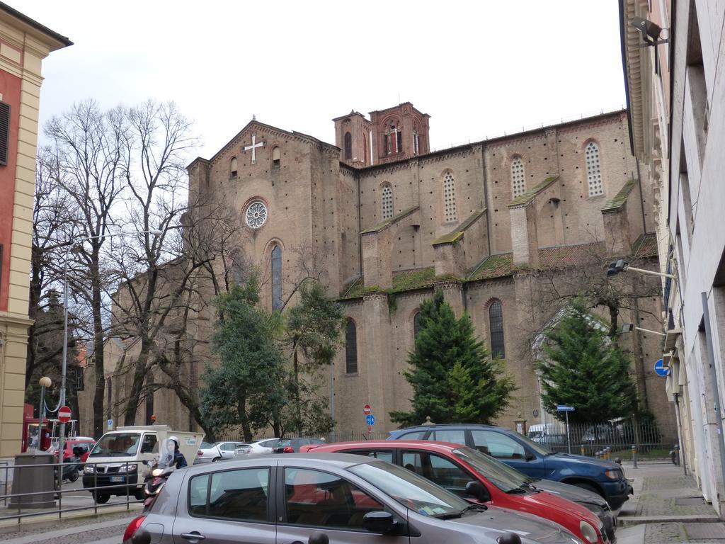 Residenza Piazza San Francesco Apartment Болоня Стая снимка