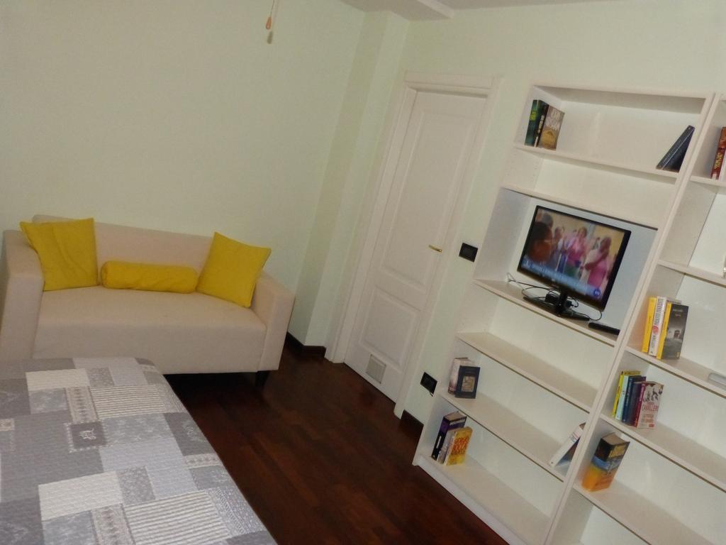 Residenza Piazza San Francesco Apartment Болоня Стая снимка
