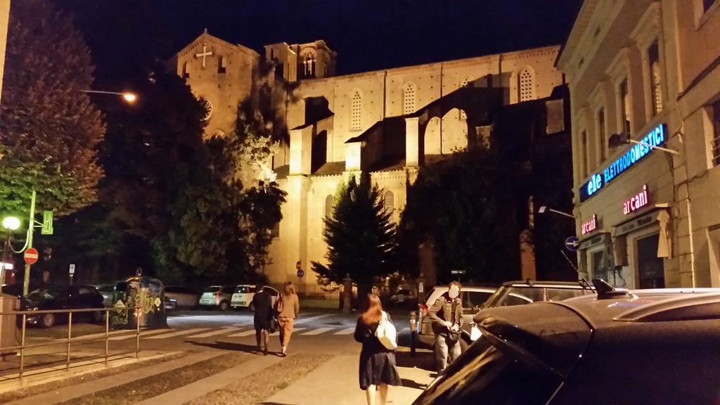Residenza Piazza San Francesco Apartment Болоня Стая снимка