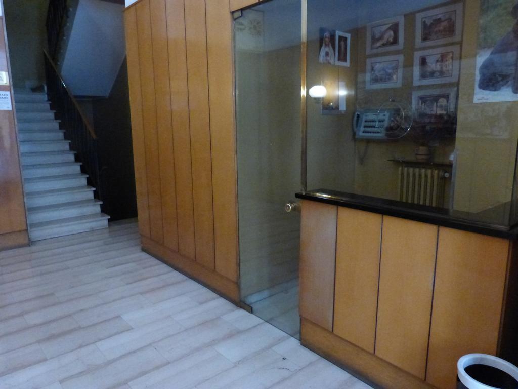 Residenza Piazza San Francesco Apartment Болоня Стая снимка